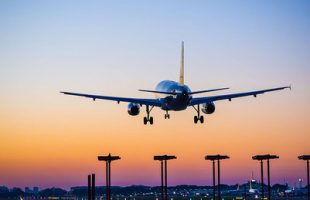 Condenan a aerolínea que canceló pasajes por "error" en el precio